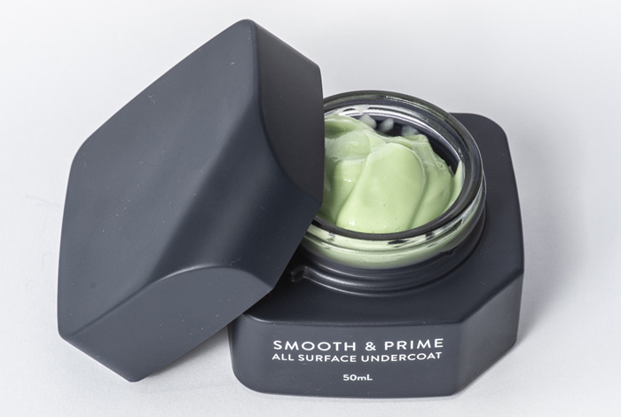 Primer makeup for men