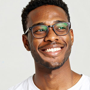 Choose Jarrah for this skin tone