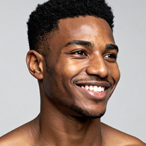 Choose Jarrah for this skin tone