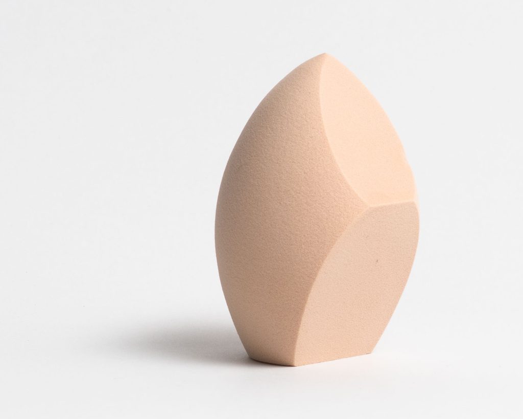 Sponge blender makeup for men