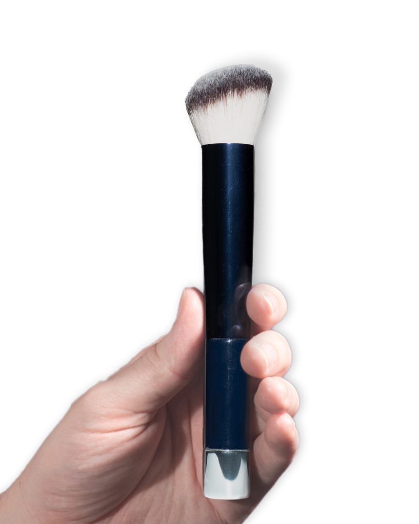 Blusher brush for men